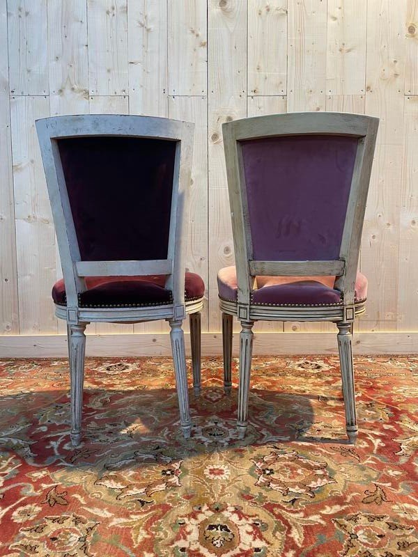 Suite de 8 chaises style Louis XVI modèle Trapèze