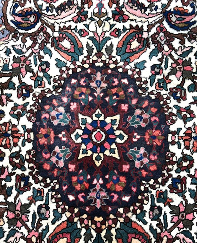 Bakhtiar wool carpet, hand-knotted, with floral design