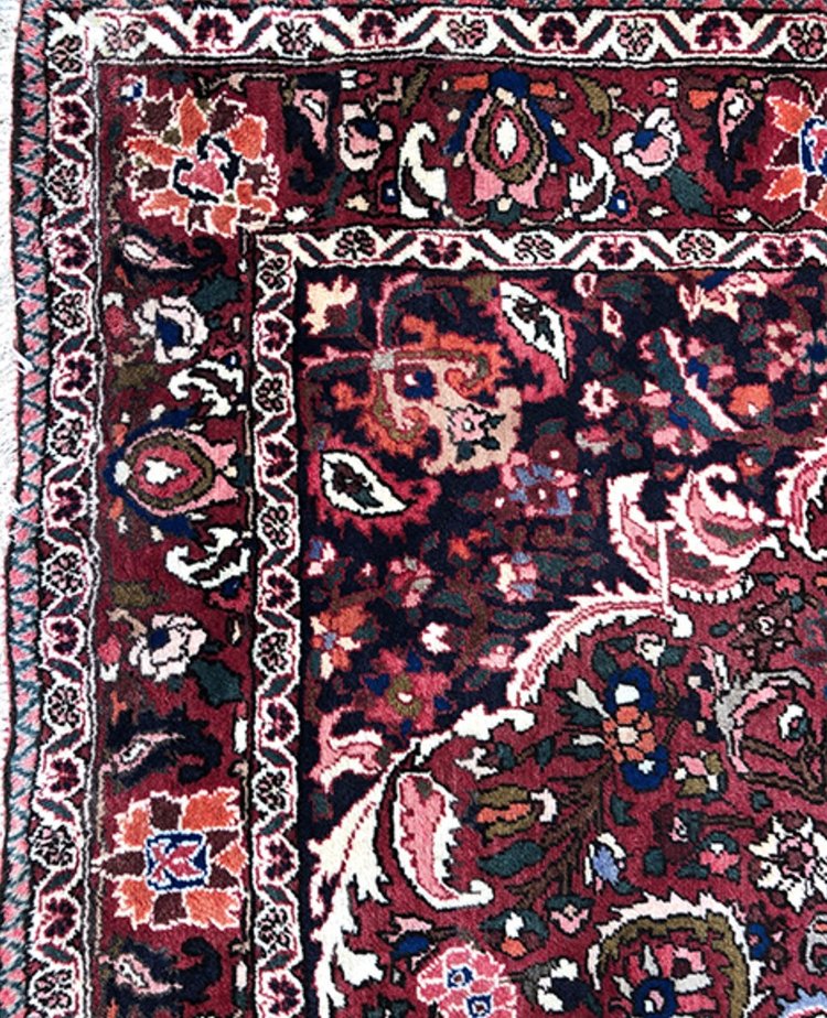 Bakhtiar wool carpet, hand-knotted, with floral design