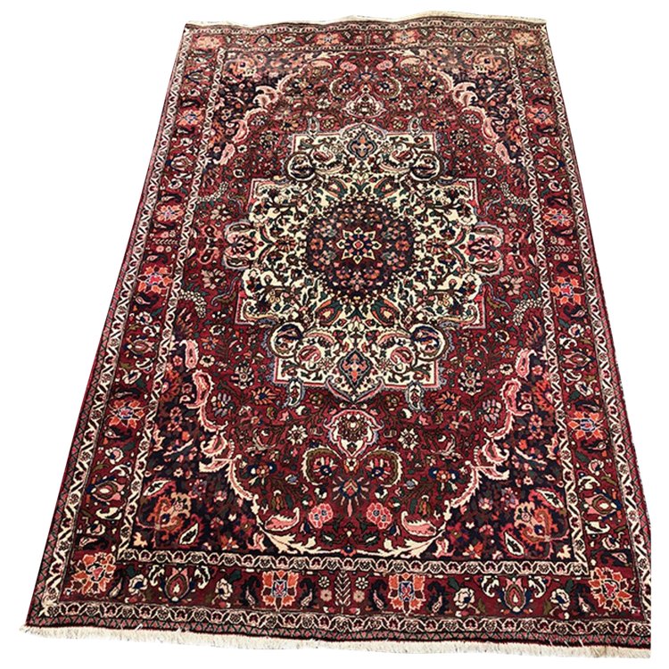 Bakhtiar wool carpet, hand-knotted, with floral design