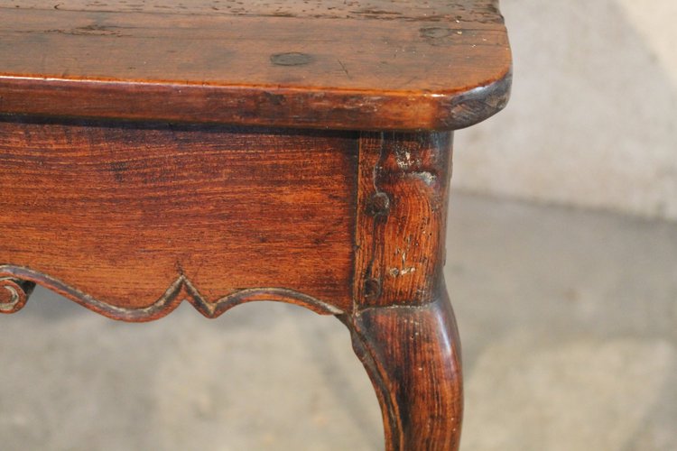 Petite table à écrire bureau en orme et noyer avec un tiroir époque 18ème style Louis XV 