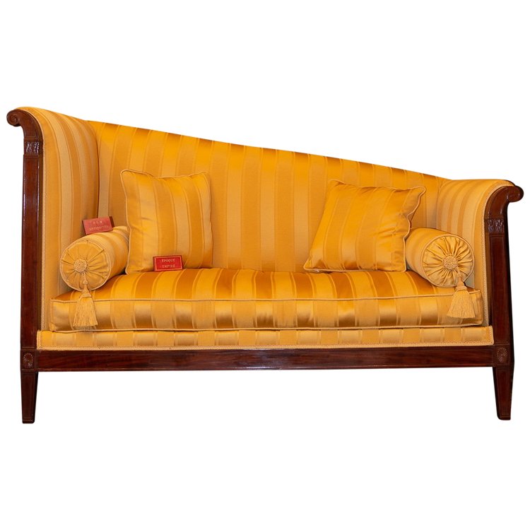 Large mahogany and mahogany veneered Sofa or Paumier from the French Empire period circa 1810
