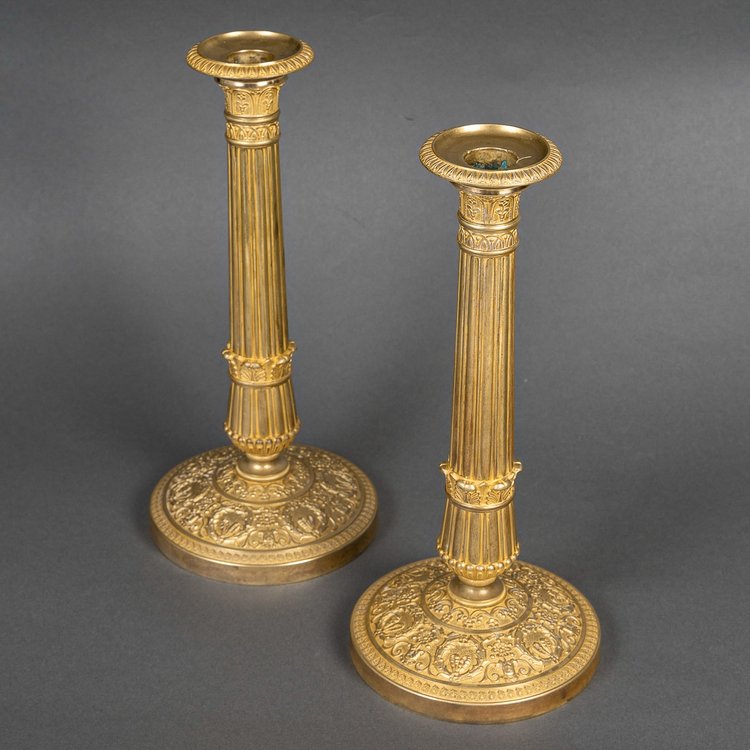 Gérard Jean Galle (1788-1846) Coppia di candelieri in bronzo finemente cesellato e dorato, 1820 ca.
