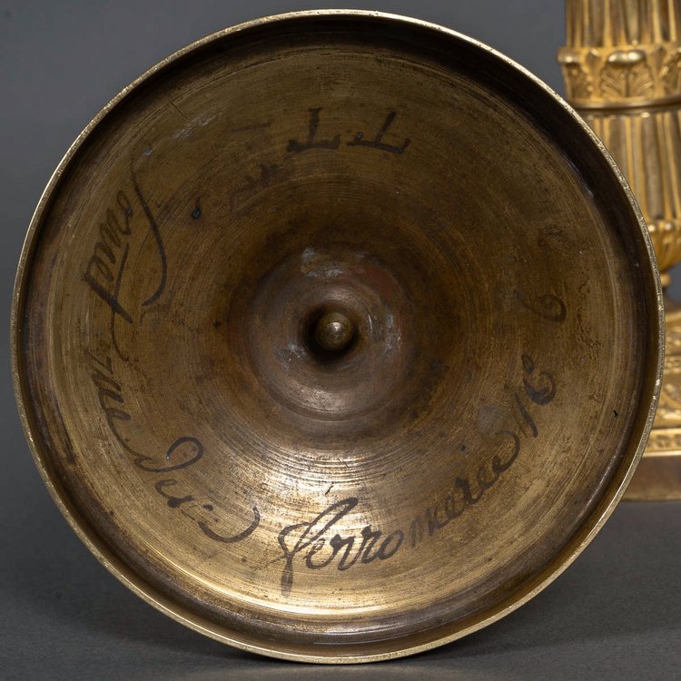 Gérard Jean Galle (1788-1846) Coppia di candelieri in bronzo finemente cesellato e dorato, 1820 ca.
