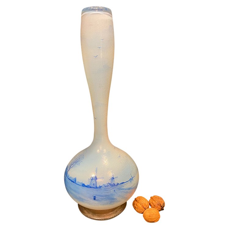 Large vase signed Daum, 37 cm high