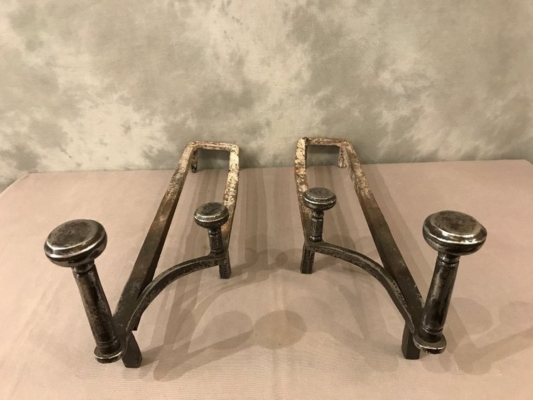 Bella coppia di antichi candelabri in ferro battuto del XVIII secolo