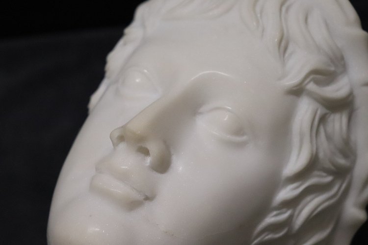 Testa di Bacco giovane, XX secolo, scultura in marmo bianco
