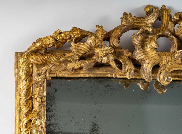 Carved and gilded wood mirror, Italian work from the mid-18th century circa 1750-1760