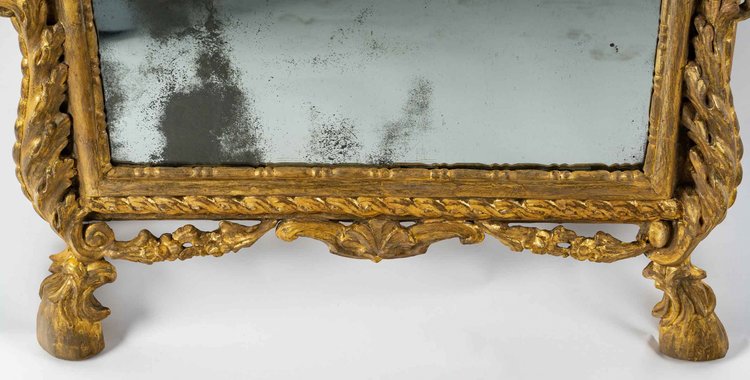 Carved and gilded wood mirror, Italian work from the mid-18th century circa 1750-1760
