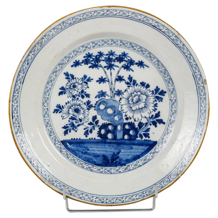 Delft earthenware dish circa 1750 decorated with bamboo branches - Manufacture L'Aiguière de Porcela