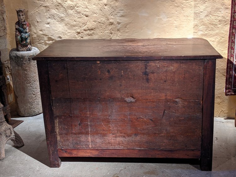 Cassettone in noce del XVIII secolo