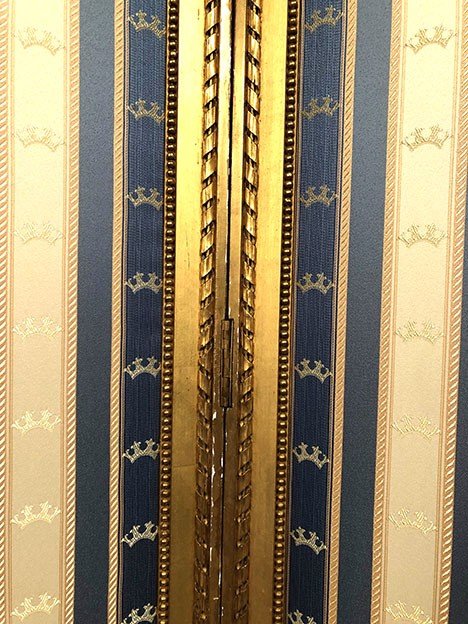 Paravent deux feuilles en bois doré de style Louis XVI