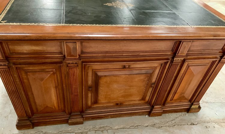 Bureau Napoléon III a caissons en noyer massif XIX siècle