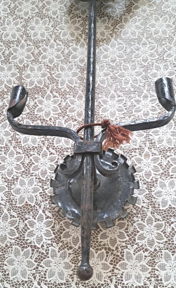 Rooster-shaped wall lamp in D.L.G. wrought iron "des Ateliers de Marolles