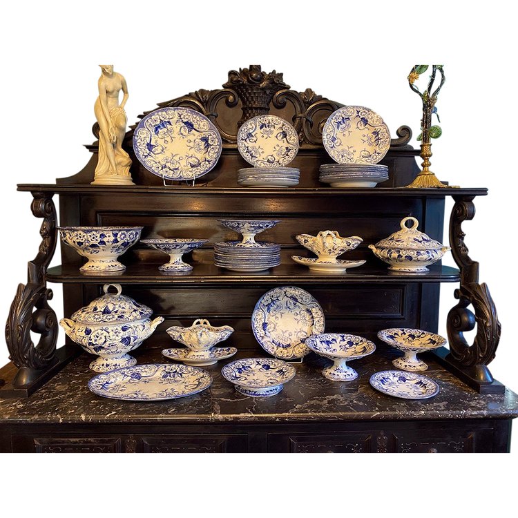 Creil & Montereau earthenware, Flora pattern late 19th century. 42-piece service set