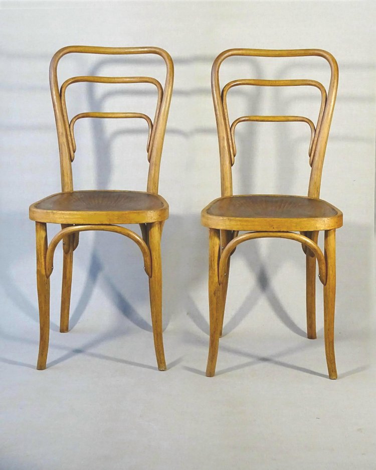 Zwei Stühle Nr. 248a von KOHN, um 1905, heller Nussbaum- no Thonet