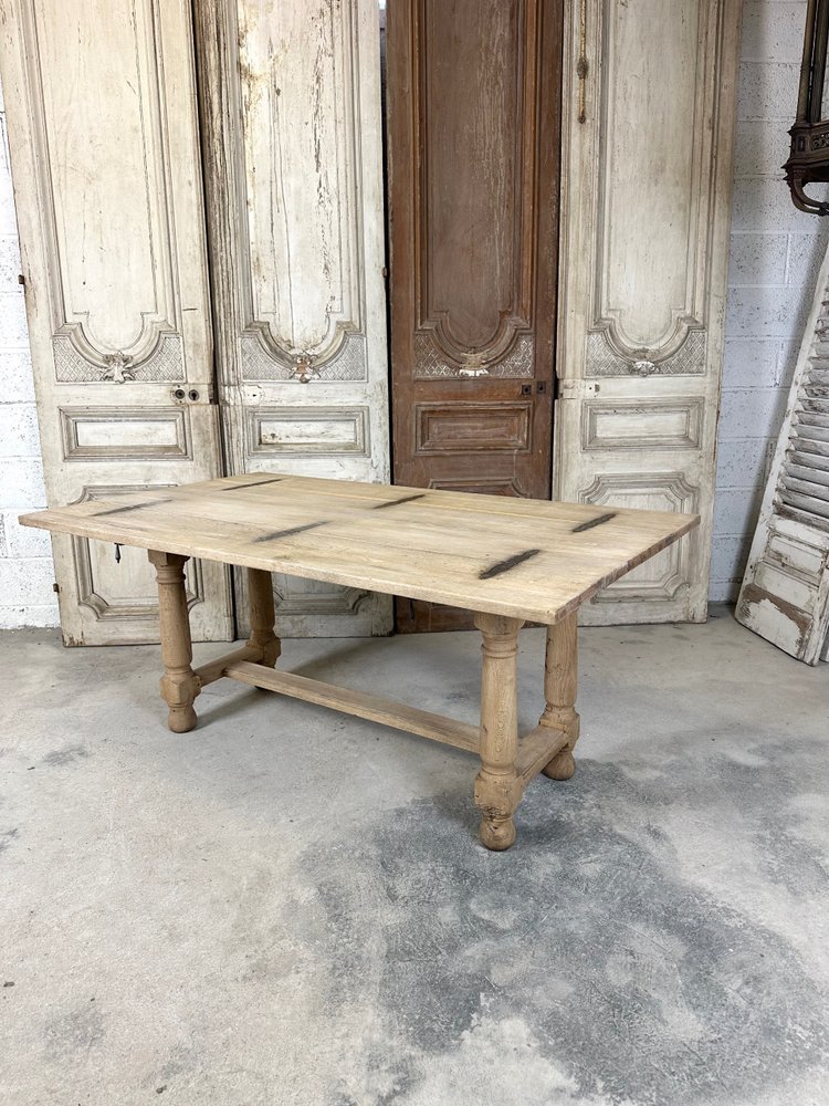 Table de milieu en chêne 20e siècle 