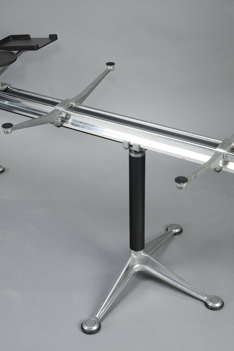 Wichtiger Schreibtisch von Bruce BURDICK (1933-2021) für HERMAN MILLER Editor
