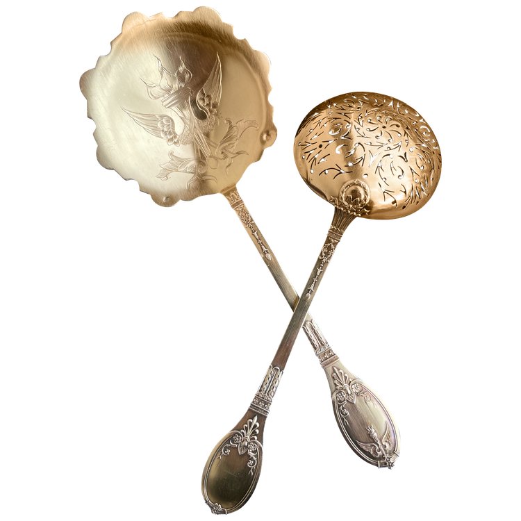 Strawberry shovel and sprinkler.