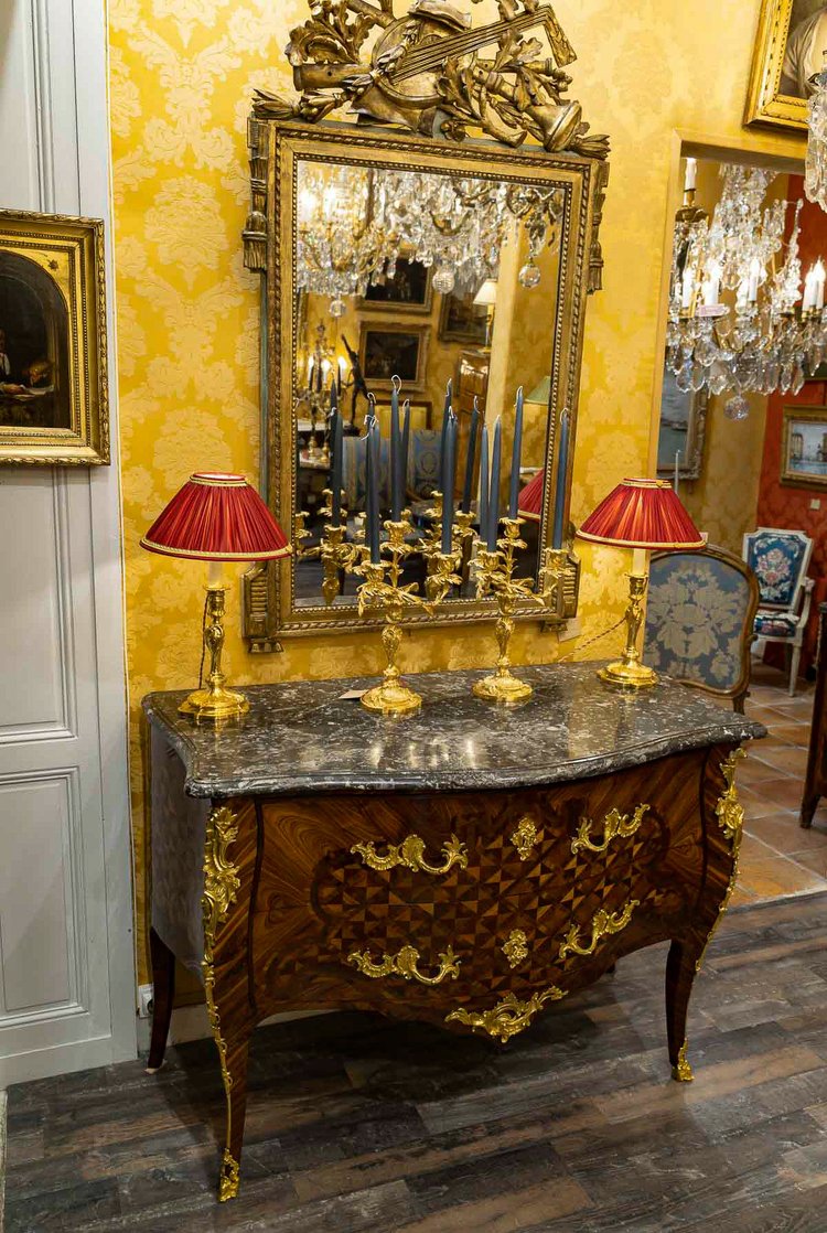 Gilles Joubert e Roger Vandercruse dit Lacroix Cassettiera con ponticello 1755 ca.