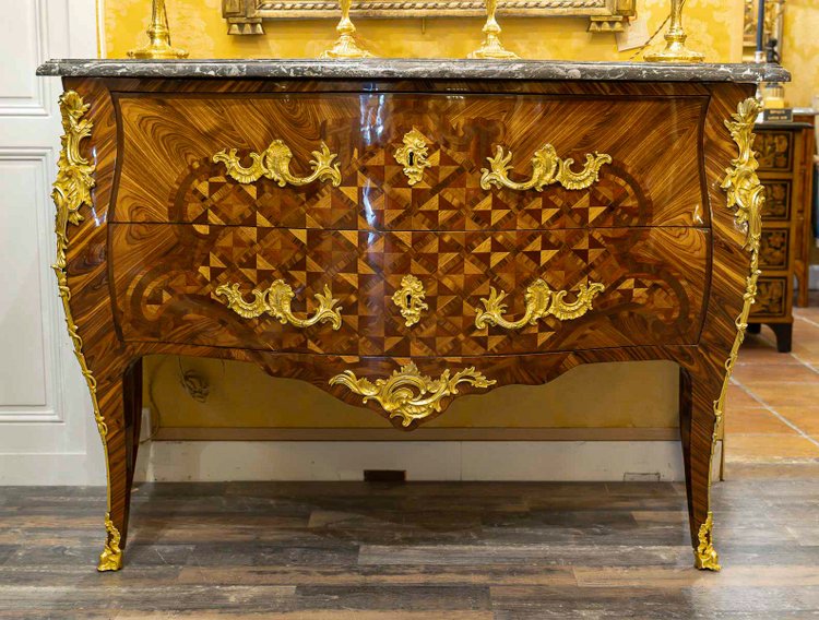 Gilles Joubert e Roger Vandercruse dit Lacroix Cassettiera con ponticello 1755 ca.