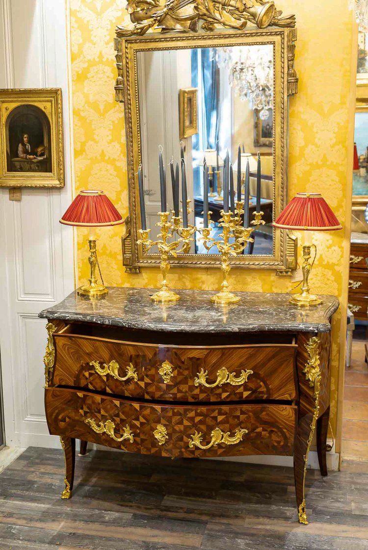 Gilles Joubert e Roger Vandercruse dit Lacroix Cassettiera con ponticello 1755 ca.