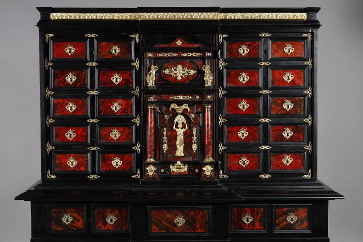 Cabinet sur pied dans le style des cabinets flamands du 17e siècle