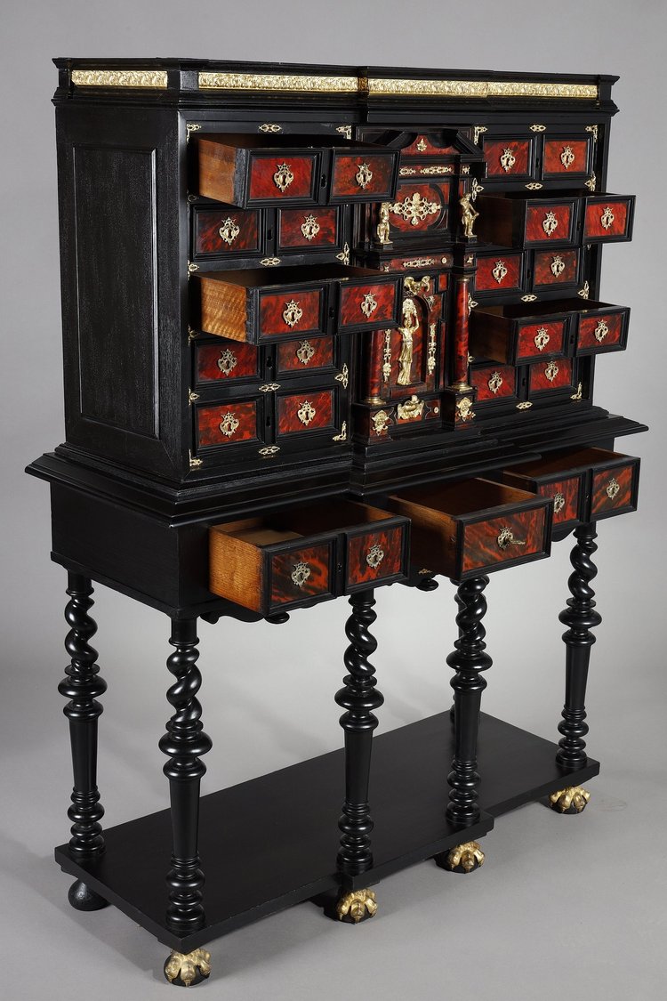 Cabinet sur pied dans le style des cabinets flamands du 17e siècle