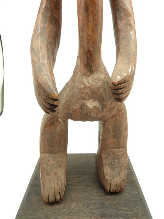 Mumuye Statue