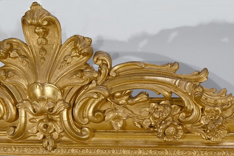 Important Miroir en bois doré, style Louis XV – 1re partie XIXe