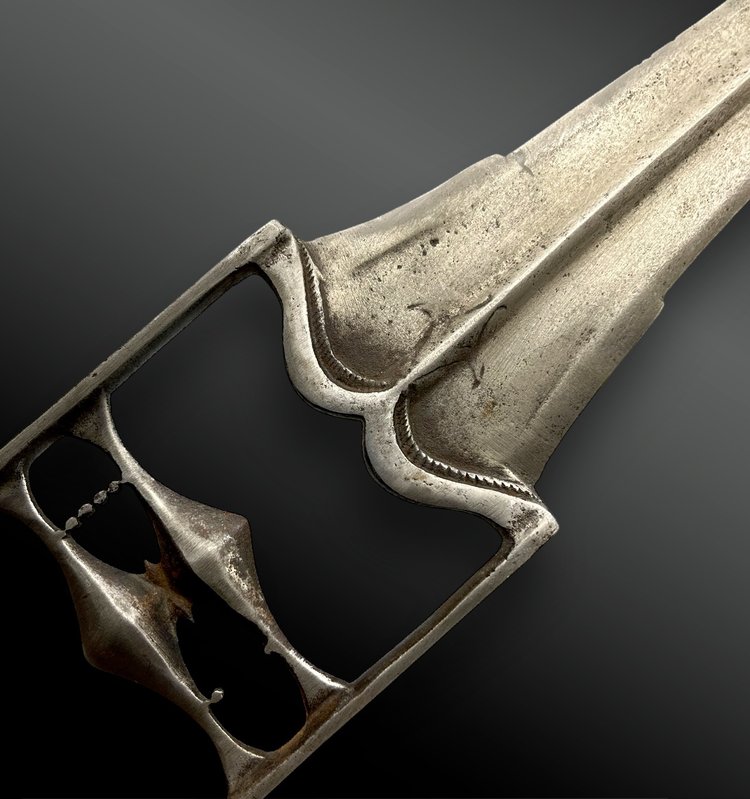 KNIFE called Katar Djamadhar - Mughal Empire, India - 20th century