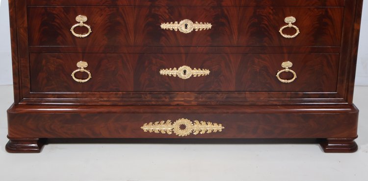 Cassettiera in mogano, periodo di restauro Alexandre Maigret