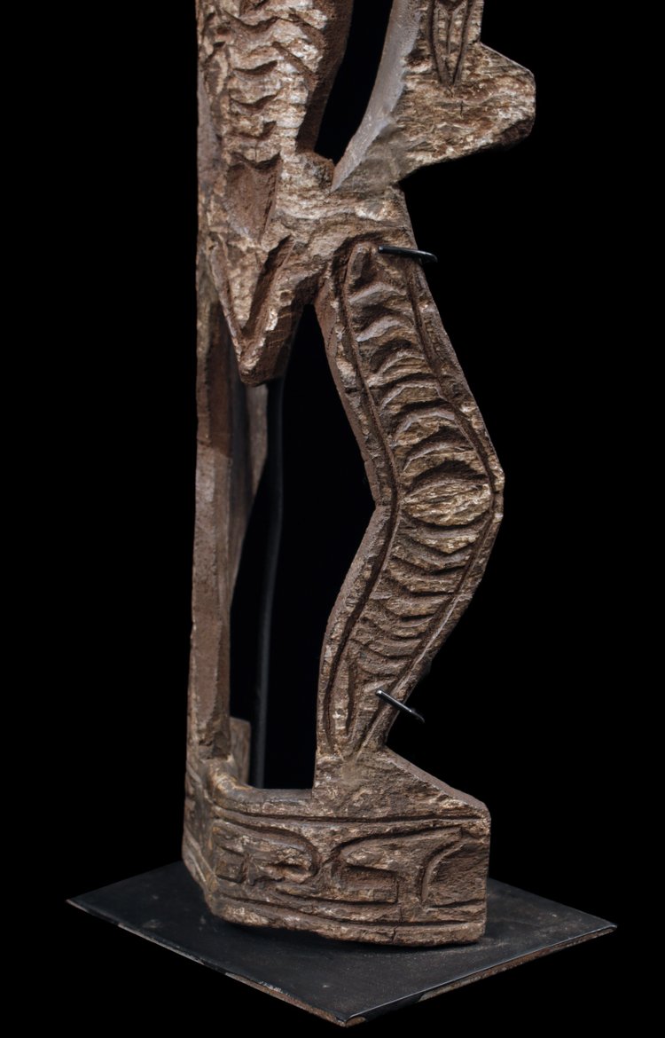 Charme à cochon, écorce gravée, art tribal , art océanien, art premier, Océanie, sculpture