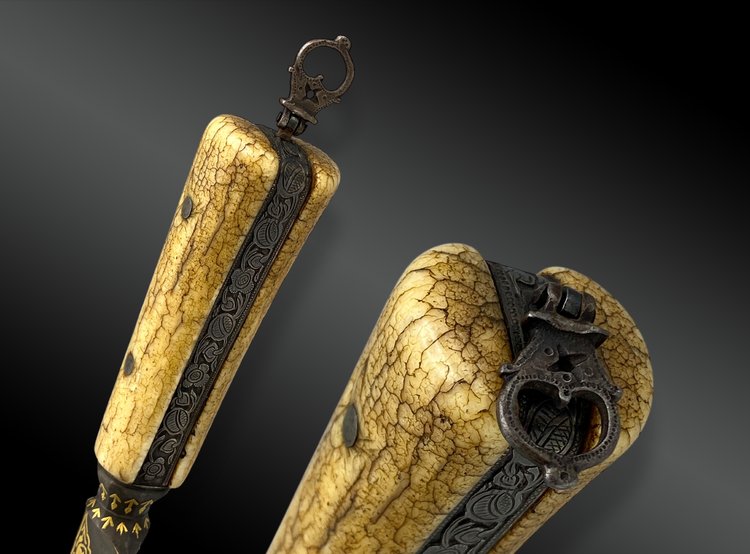 Couteau droit, kard, lame en damas wootz. Iran oriental, XVIIIème siècle 
