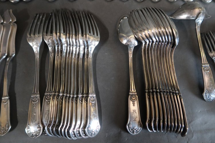 Ménagère en métal argenté style Louis XVI