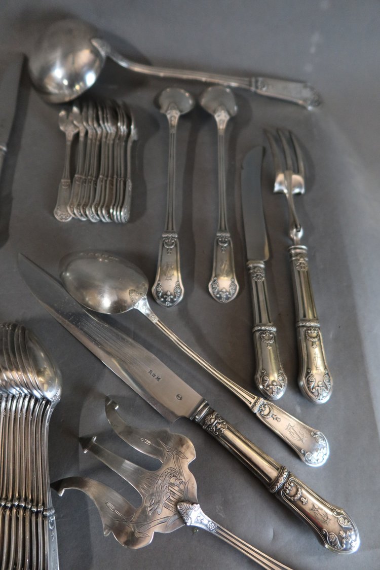 Ménagère en métal argenté style Louis XVI