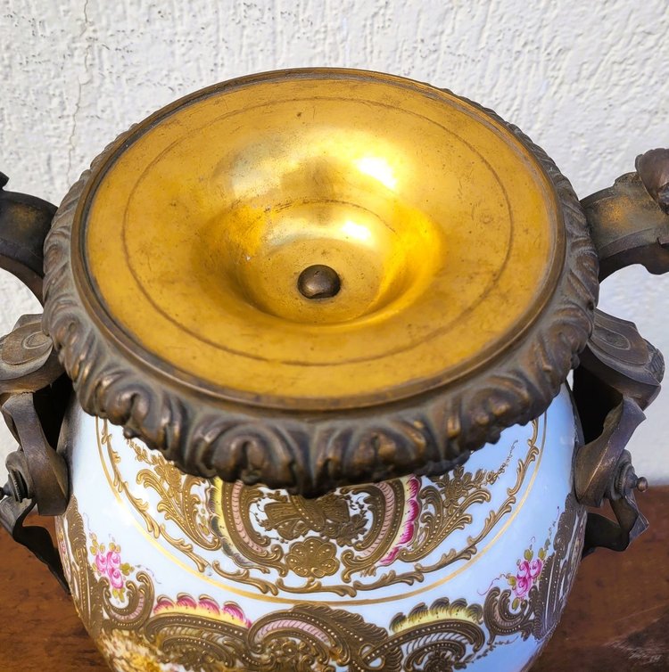 Große Drehbare Vase Aus Porzellan Und Bronze, Sèvres, 19. Jahrhundert