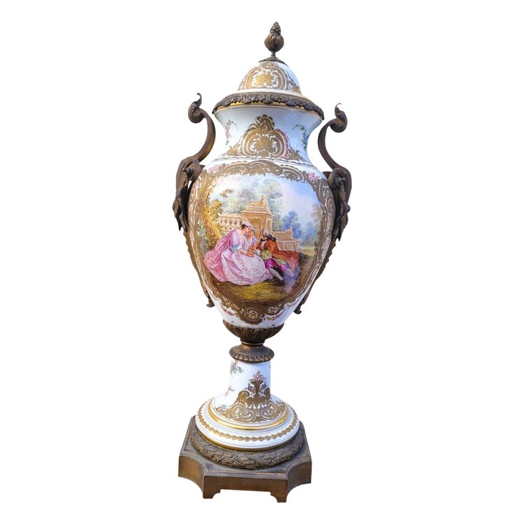 Große Drehbare Vase Aus Porzellan Und Bronze, Sèvres, 19. Jahrhundert
