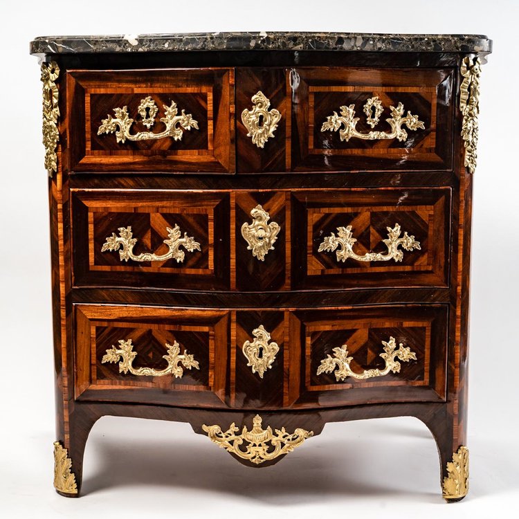 Bon Durand - Piccola cassettiera in legno di raso, palissandro e legno di violetta periodo Luigi XV 1765 ca.