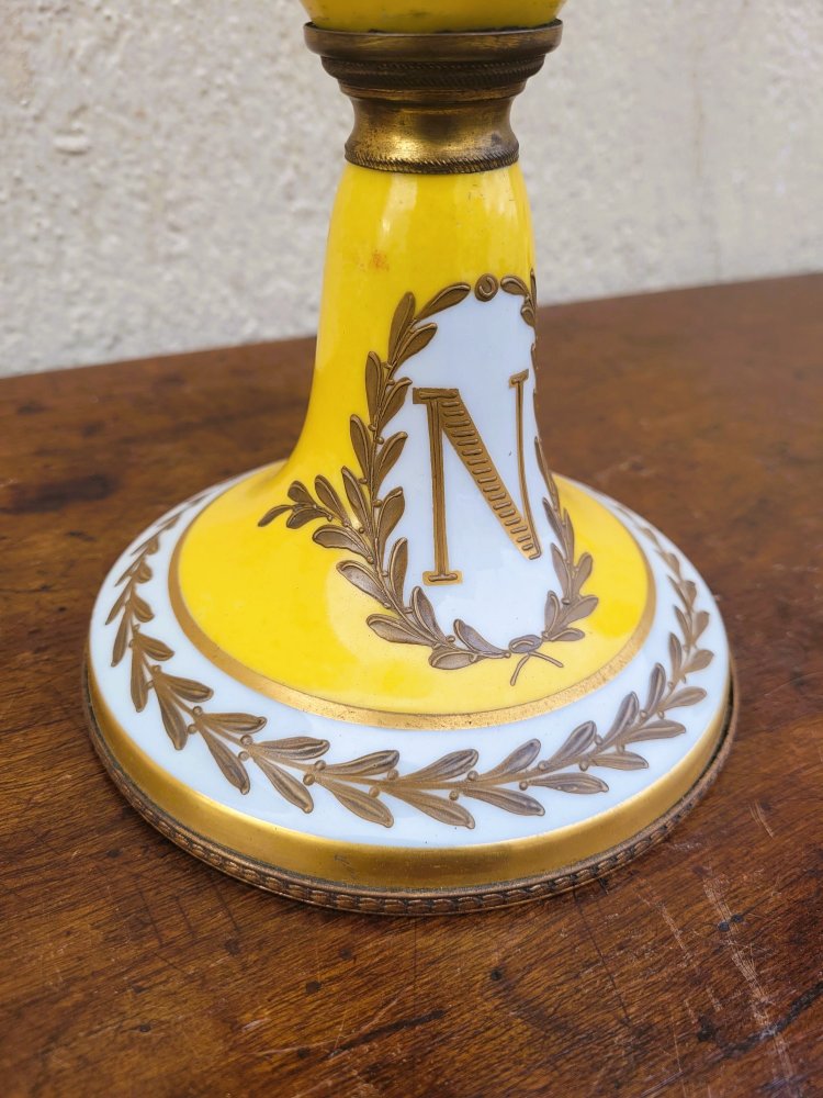 Bataille  Napoléonienne, Grand Vase En Porcelaine Jaune, XIXème Siècle