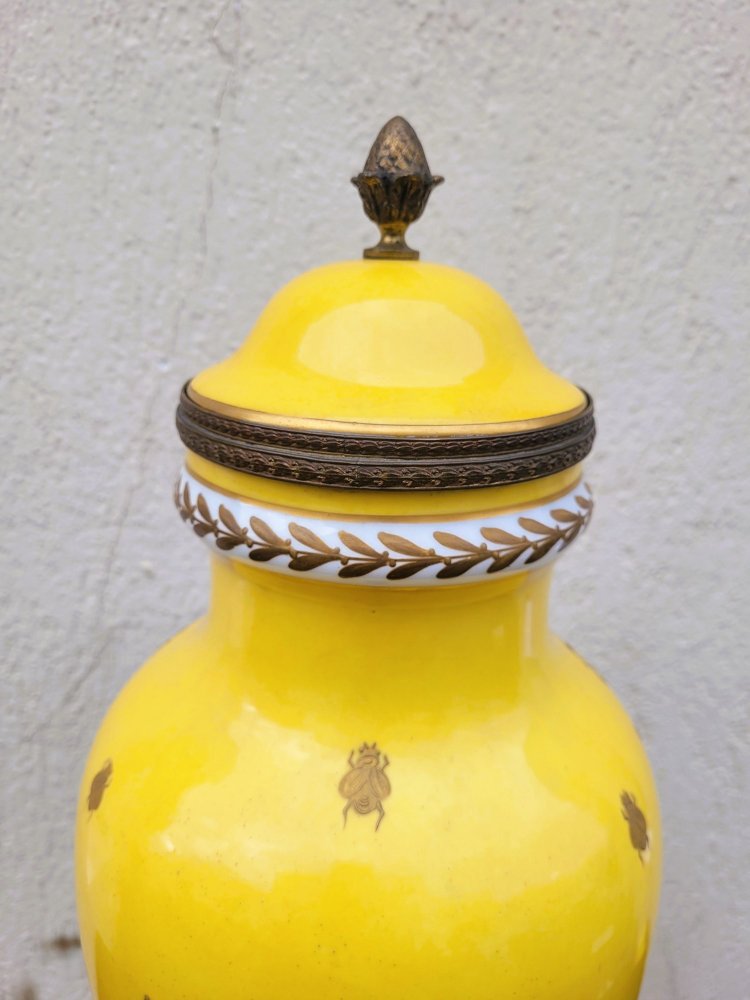Bataille  Napoléonienne, Grand Vase En Porcelaine Jaune, XIXème Siècle