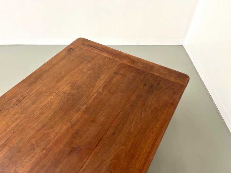 Kleiner Bauerntisch / Schreibtisch aus massivem Kirschbaumholz