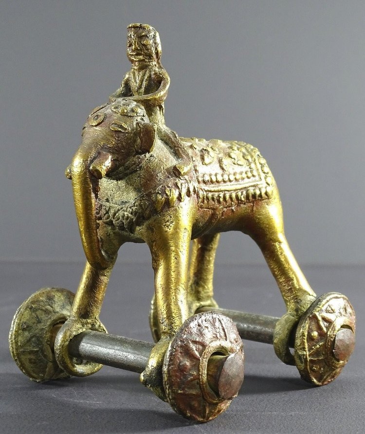 Inde, Début Du XXème Siècle, Jouet En Bronze Cornac Juché Sur Un éléphant. 