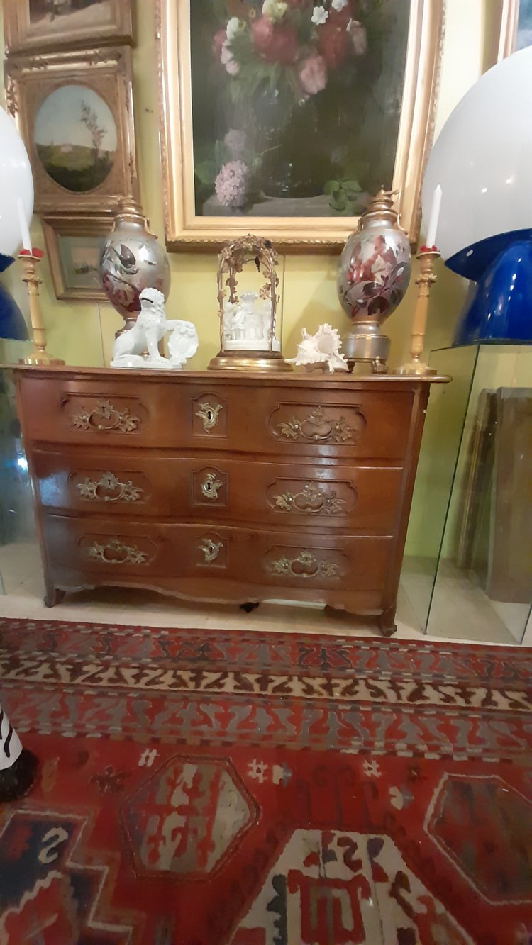 Cassettone antico in noce a 3 cassetti