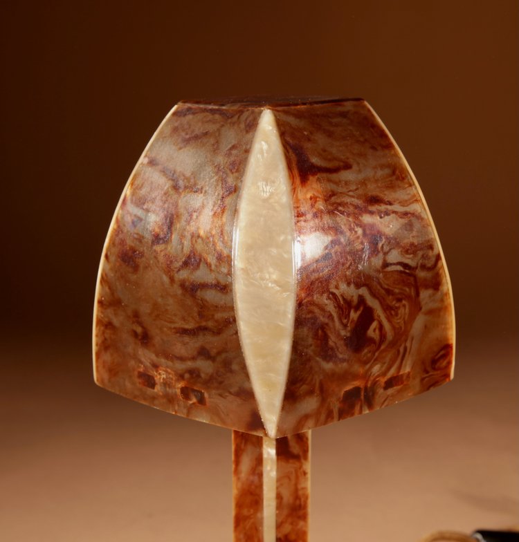  Rarissima e molto completa lampada da tavolo Art Déco in celluloide.