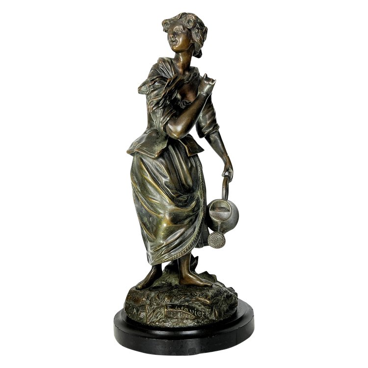 BRONZE ANCIEN A PATINE NUANCÉE SIGNÉ DE " E. CLAVIER " JEUNE FILLE A L 'ARROSOIR