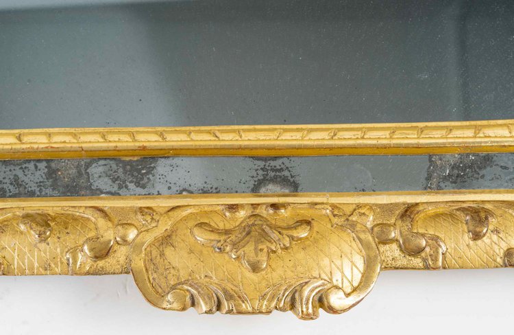 Specchio a frontone traforato in legno dorato di epoca Regency, 1720 ca.