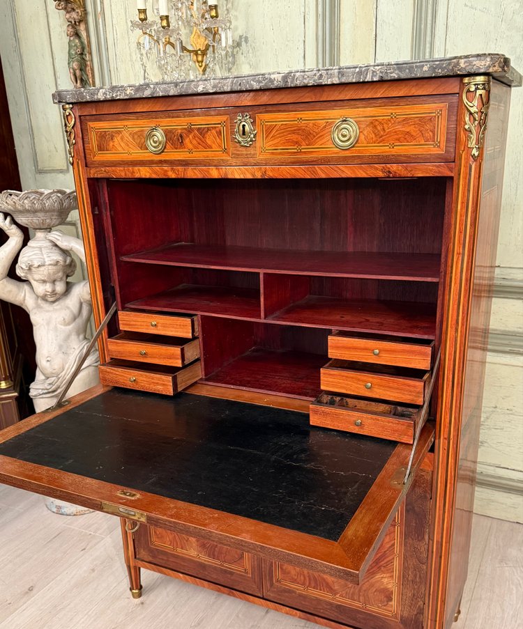 Scrittoio intarsiato di epoca Luigi XVI Circa 1780