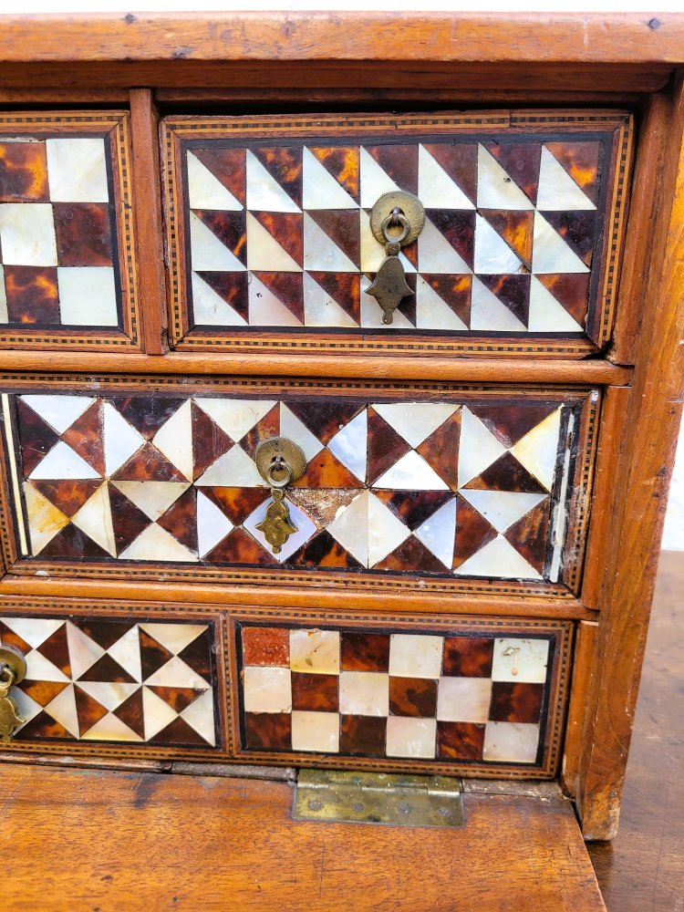 Gabinetto siriano in madreperla, XIX secolo