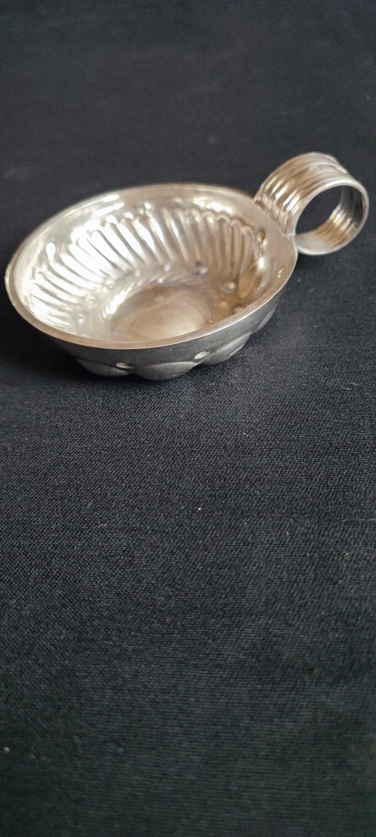 Set da degustazione in argento massiccio. XIX SECOLO